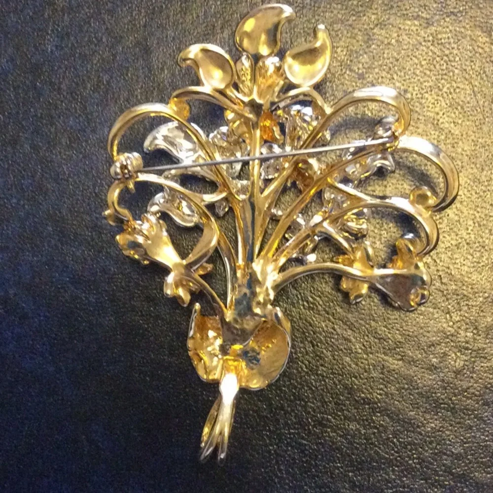 Bouquet brooch ** 3 for $15 - Picture 3 of 5